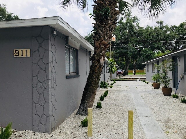 Foto principal - 907 35th Ave W