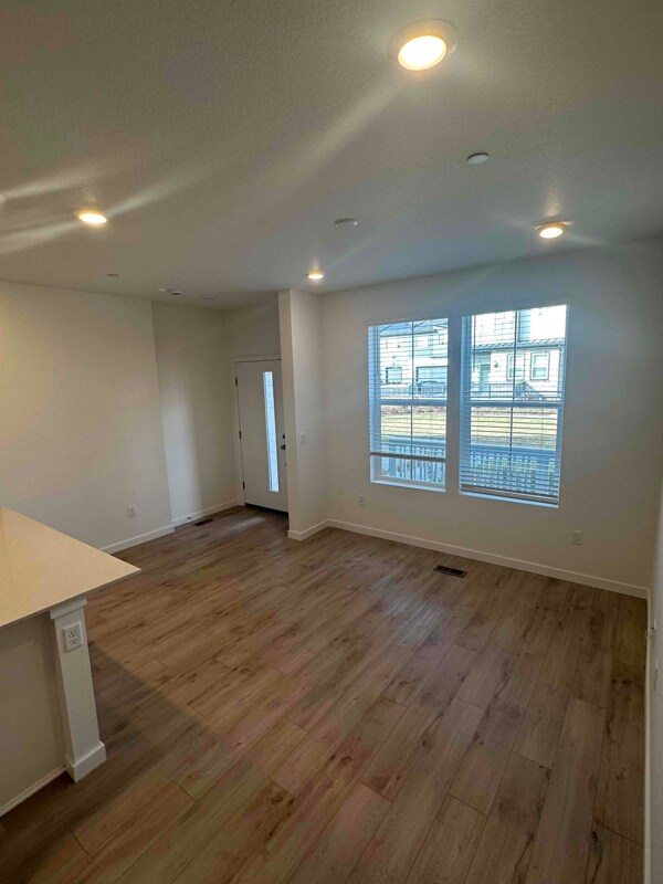 Building Photo - 5400 Euclid Dr