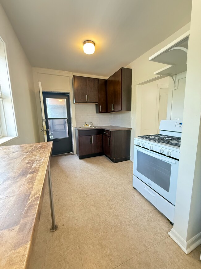 Building Photo - 2141 N Spaulding Ave