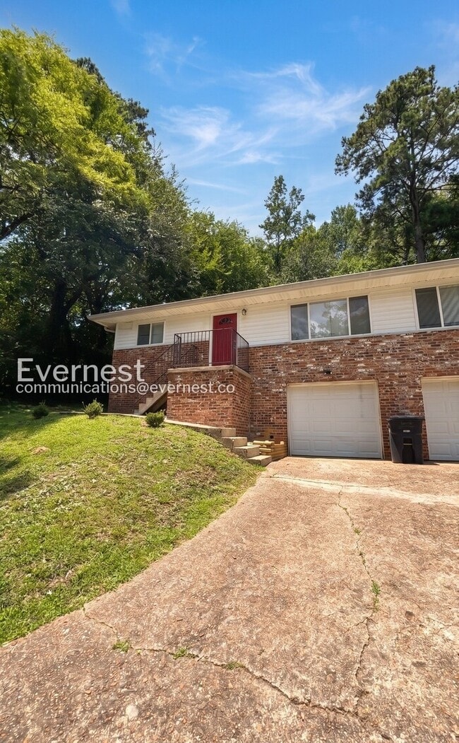 Building Photo - 6913 Martha Ave