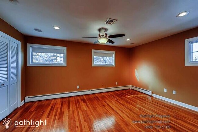 Building Photo - 401 Pleasant St, Woodstock, IL, 60098