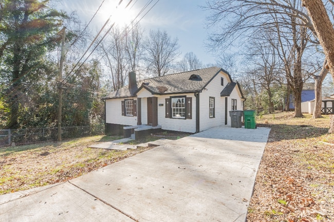 Building Photo - 1317 W 4th St