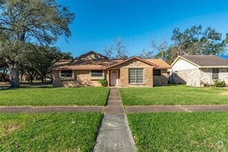 Building Photo - 2720 Blueberry Ln