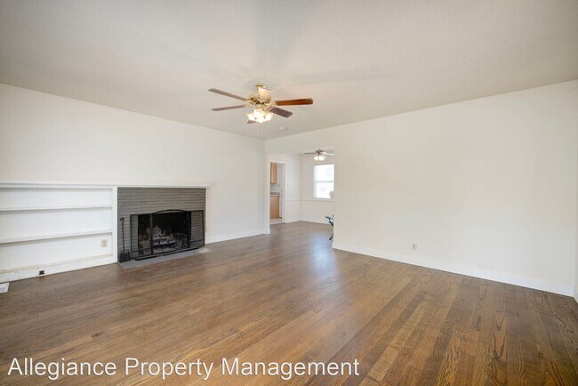 Foto del edificio - 3 br, 2 bath House - 4617 El Camino Ave