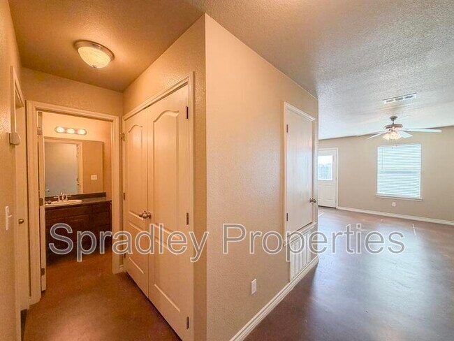 Foto del edificio - 778B E Ridge Blvd