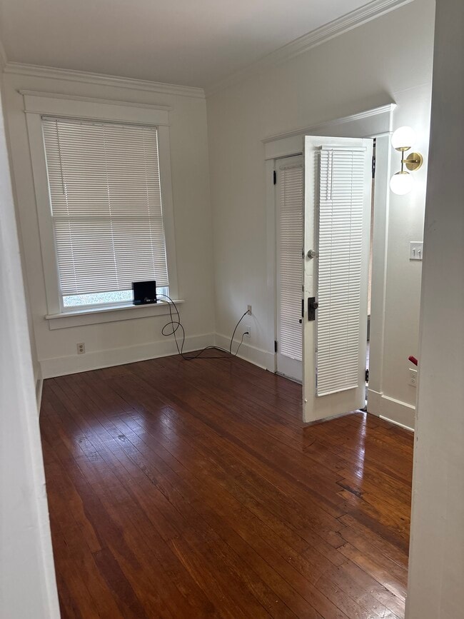 Front room - 23 N Belvedere Blvd