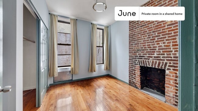 Building Photo - Room in Shared 2 bed/1 bath home