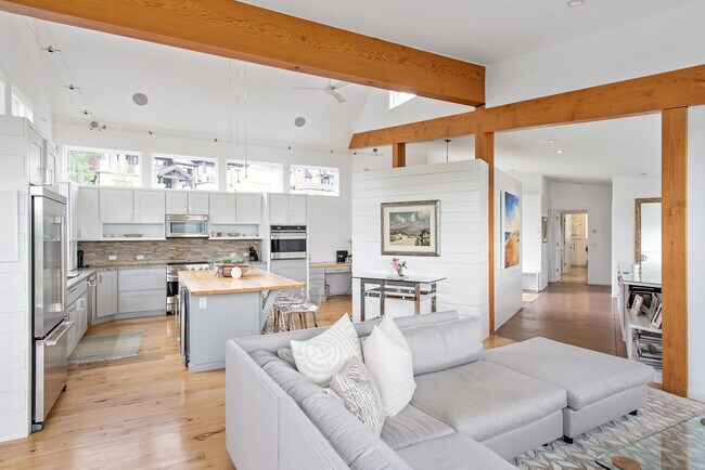 Building Photo - 269 Gambel Way