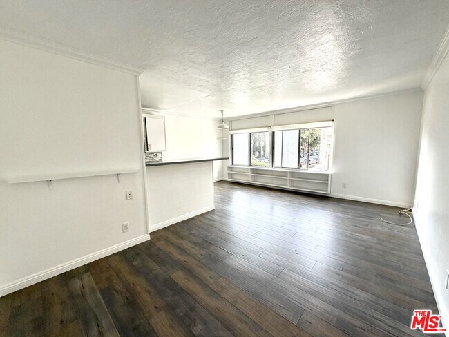 Foto del edificio - 250 Linden Ave