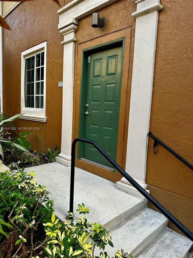 Foto del edificio - 2941 NE 185th St