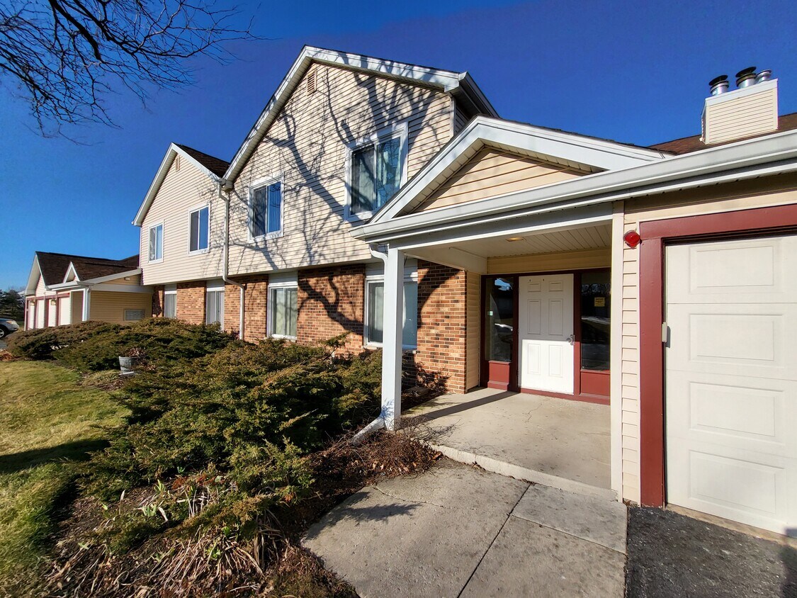 2020 Providence Dr Unit 102, Woodridge, IL 60517 Condo for Rent in