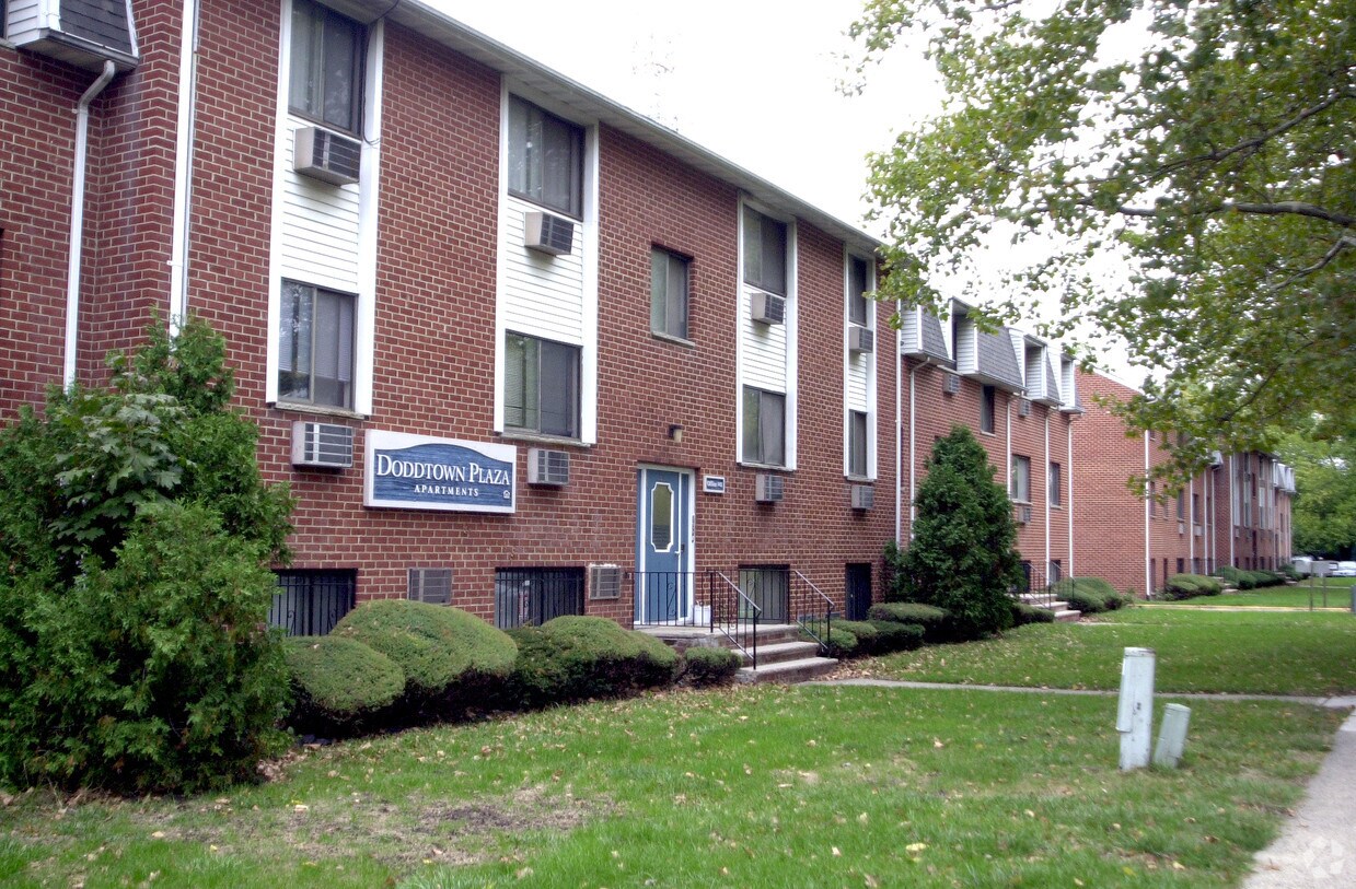 Foto del edificio - Doddtown Plaza Apartment