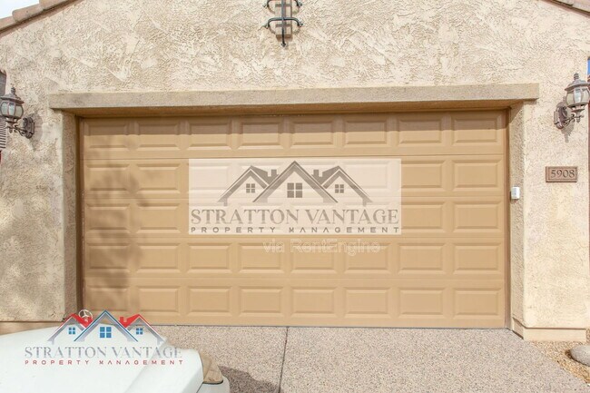 Foto del edificio - 5908 E Bramble Berry Ln