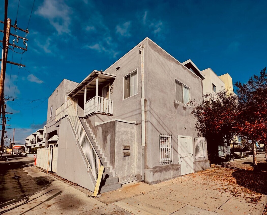 2 Bedroom 1 Bath Aparment in Small Comple... - 2 Bedroom  1 Bath Aparment in Small Comple...