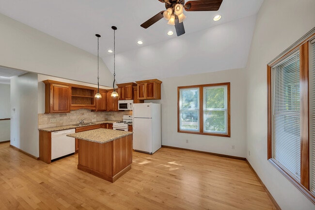 encimeras de granito - 1715 Como Ave SE