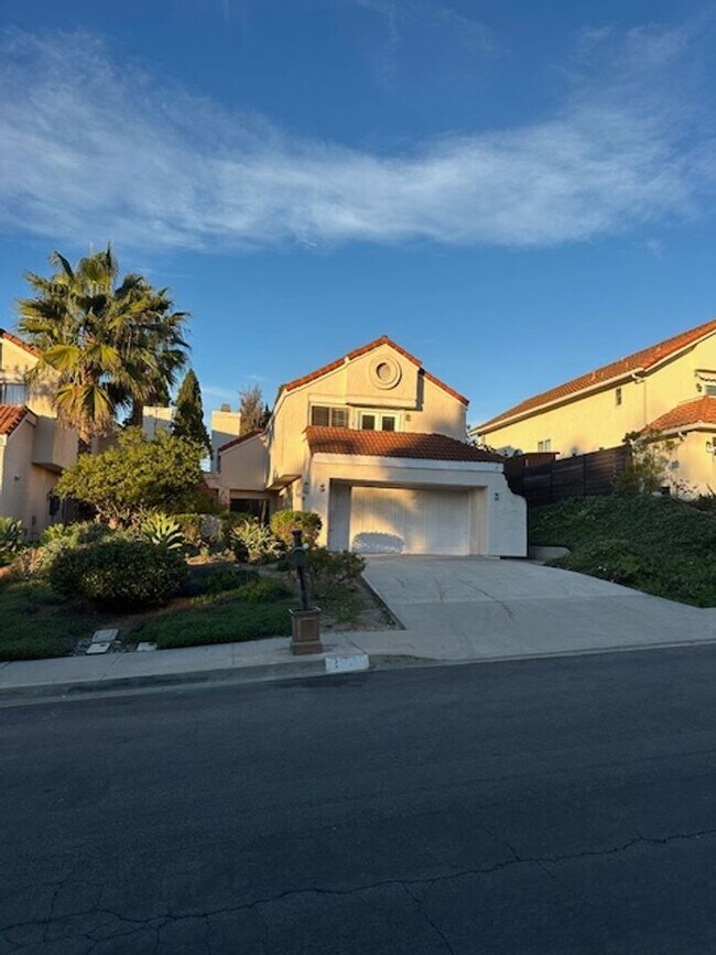 Building Photo - 2848-2848 Cazadero Dr