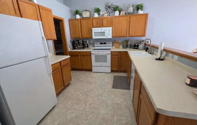 Foto del edificio - 2234 Patrick Ln