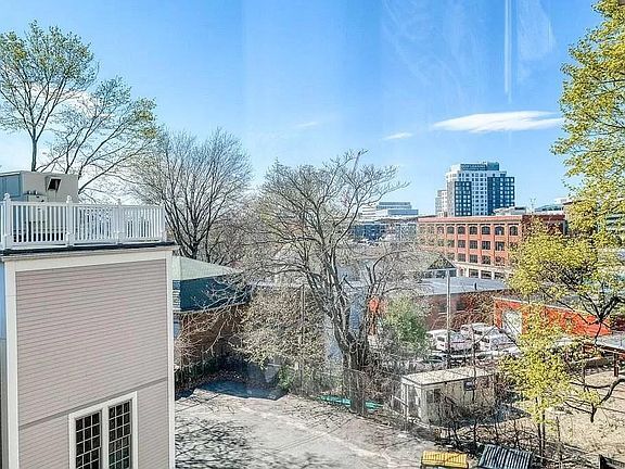 Foto del edificio - 533 Cambridge St