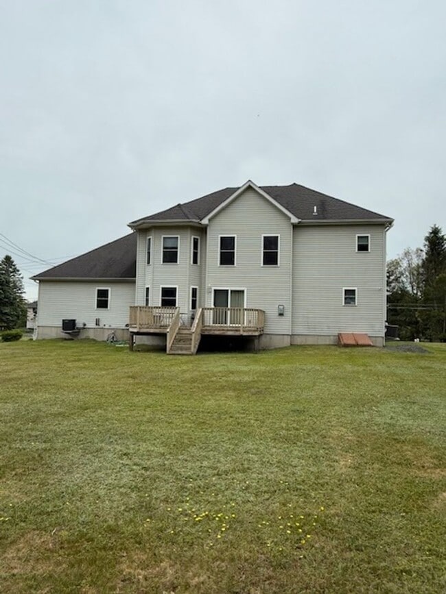 Building Photo - 110 Overlook Ln