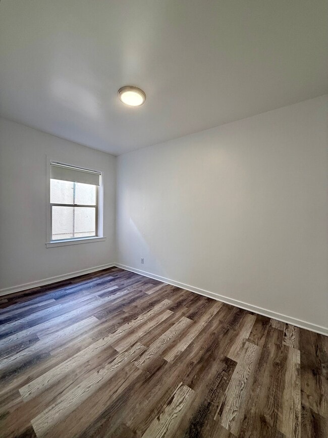 Photo - 1536-1552 Great Hwy Apartment