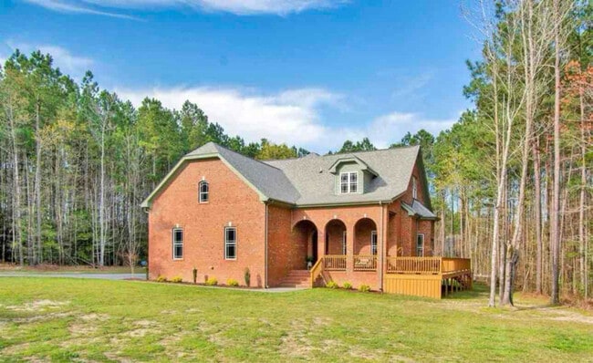 Building Photo - 233 Saintsbury Pl