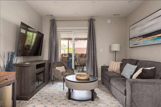 Building Photo - 1364 Queen St E