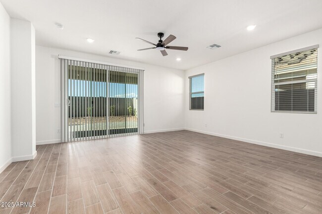 Foto del edificio - 17818 W Vogel Ave