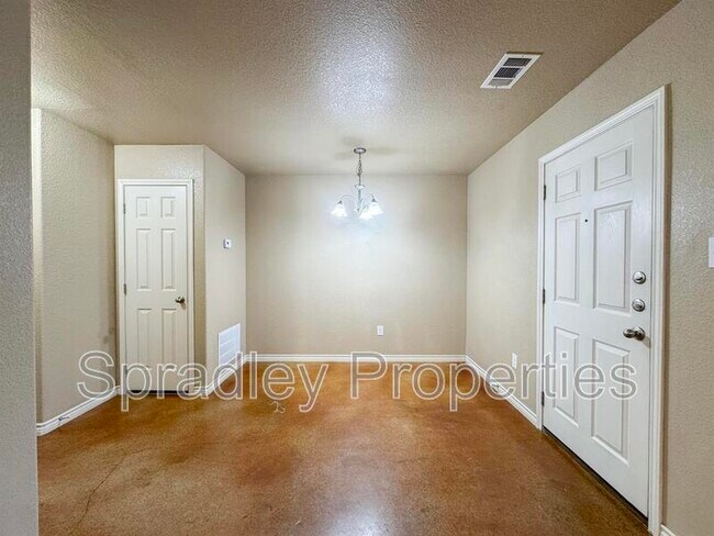 Foto del edificio - 1575 Chance Ct