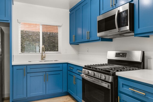 Foto del edificio - 1078 E 7th St