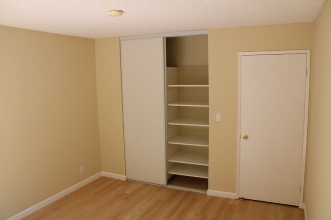 Foto del edificio - 1562 Partridge Dr