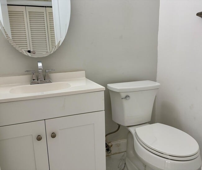 Building Photo - 45 Easthampton B