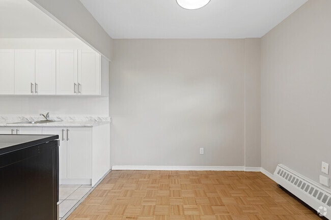 3BR, 1.5BA - 1,150SF - Dining Room - St. Andrews Towers East