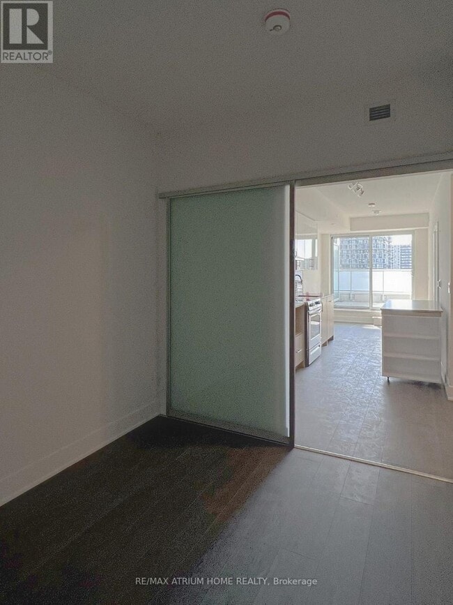 Photo du bâtiment - 188 Fairview Mall Dr