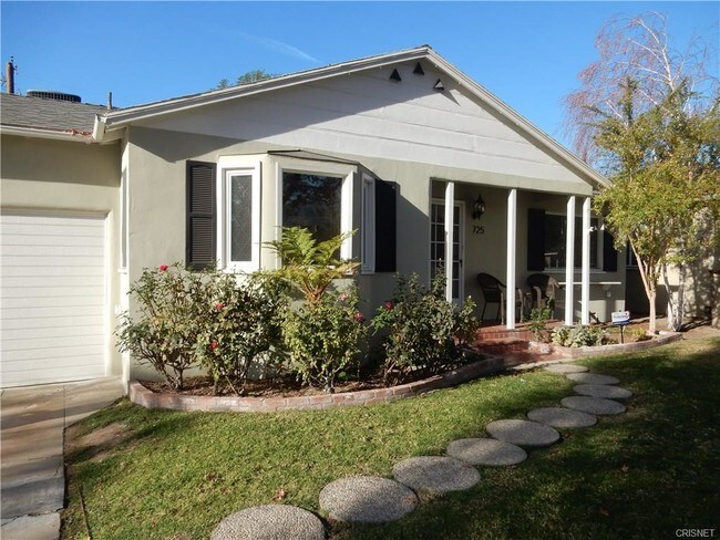 Foto del edificio - 725 N Griffith Park Dr