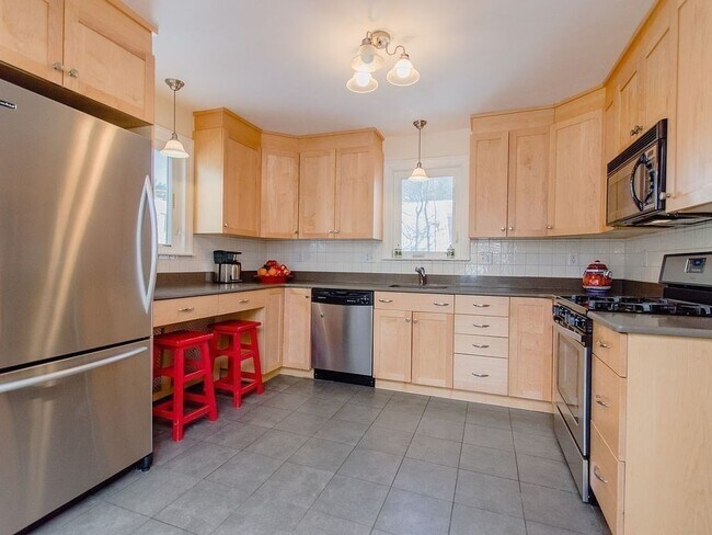 Building Photo - 129 Bonad Rd
