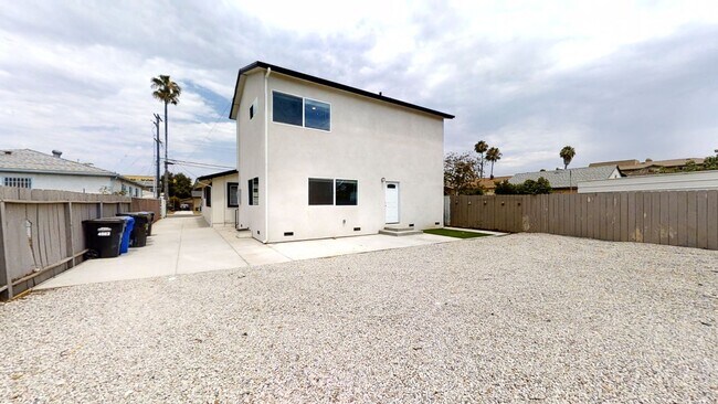 Foto del edificio - 4BD/2BA on Art! Lots of Parking!