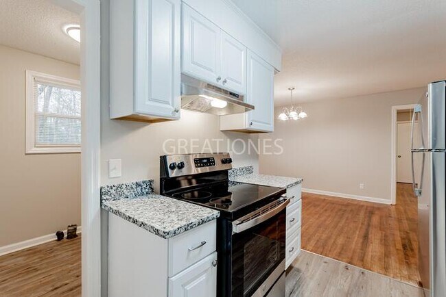 Foto del edificio - 412 Hickory Ridge Dr