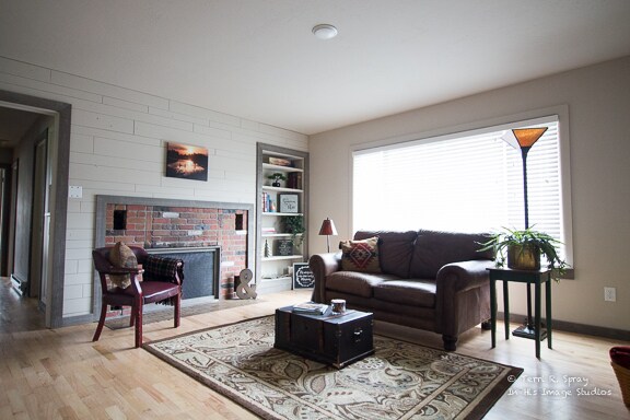 Primary Photo - 221 S 12th Ave