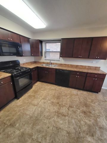 Foto del edificio - 17307 Lathrop Ave