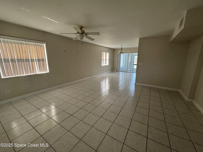 Building Photo - 416 Dove Ln