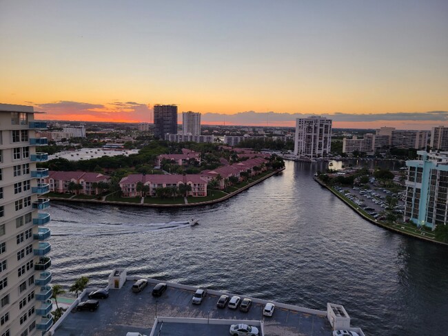 Foto del edificio - 3800 S Ocean Dr