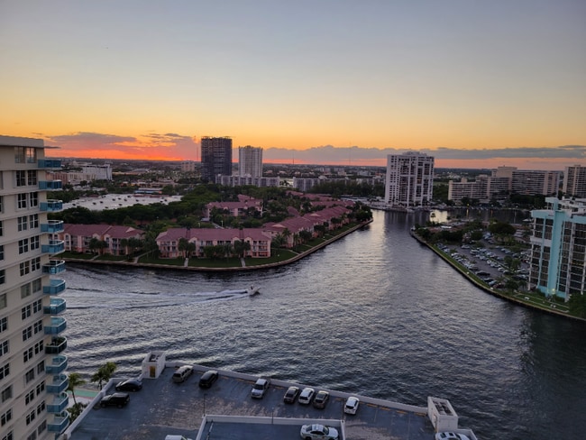 Building Photo - 3800 S Ocean Dr