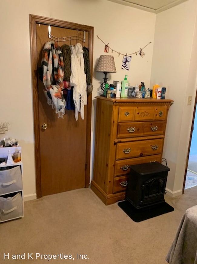 Building Photo - 2 br, 1 bath House - 54 Hunter Hill Ext.