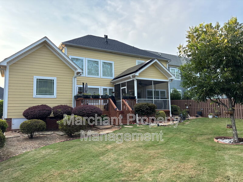 Building Photo - 214 Moss Wood Cir