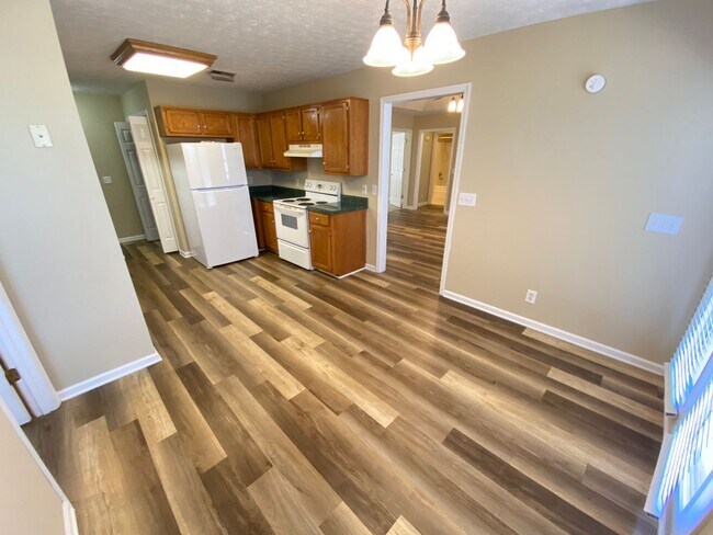 Building Photo - For Lease - 3 Bed, 2 Bath, 1338sqft home in Lebanon
