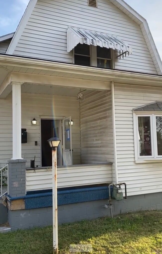 Building Photo - 383 Fell St