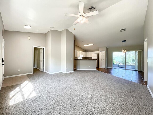 Building Photo - 1364 Hillview Dr