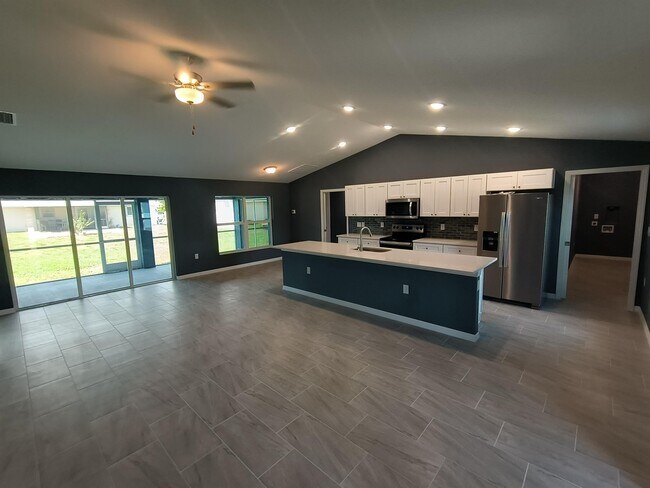 Foto del edificio - 1407 NE 16th Terrace