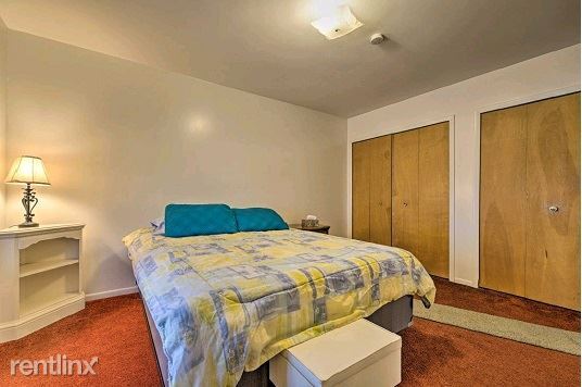 Foto del edificio - 3030 Holbrook Ave