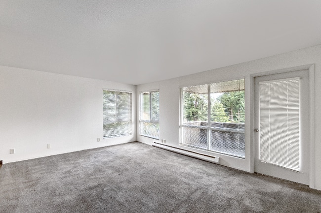 Building Photo - 12520 Roosevelt Way NE